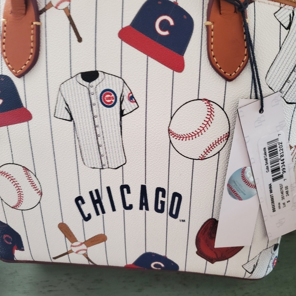 Dooney and Burke MLB Chicago Cubs Purse NWT - Picture 4 of 8